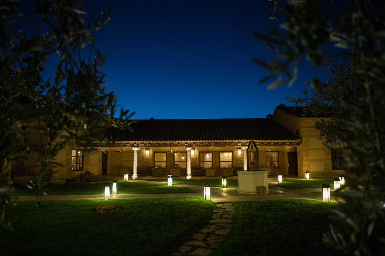 Posada Isabel De Castilla Madrigal de las Altas Torres Buitenkant foto