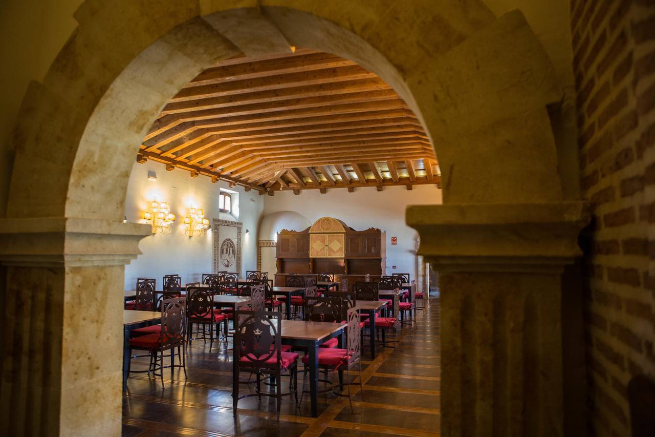 Posada Isabel De Castilla Madrigal de las Altas Torres Buitenkant foto